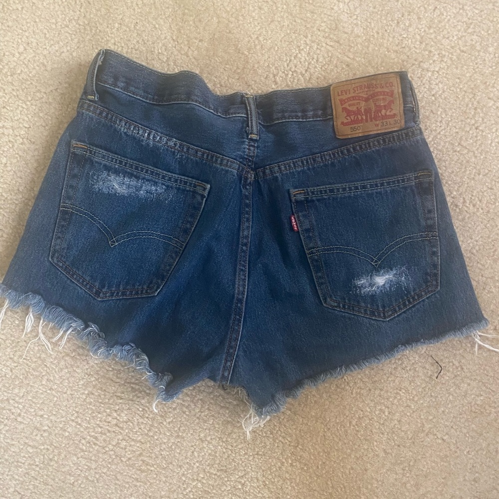 Levi 550 dark washed shorts